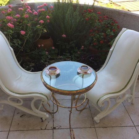 Guest House One Two Three Tbilisi Esterno foto