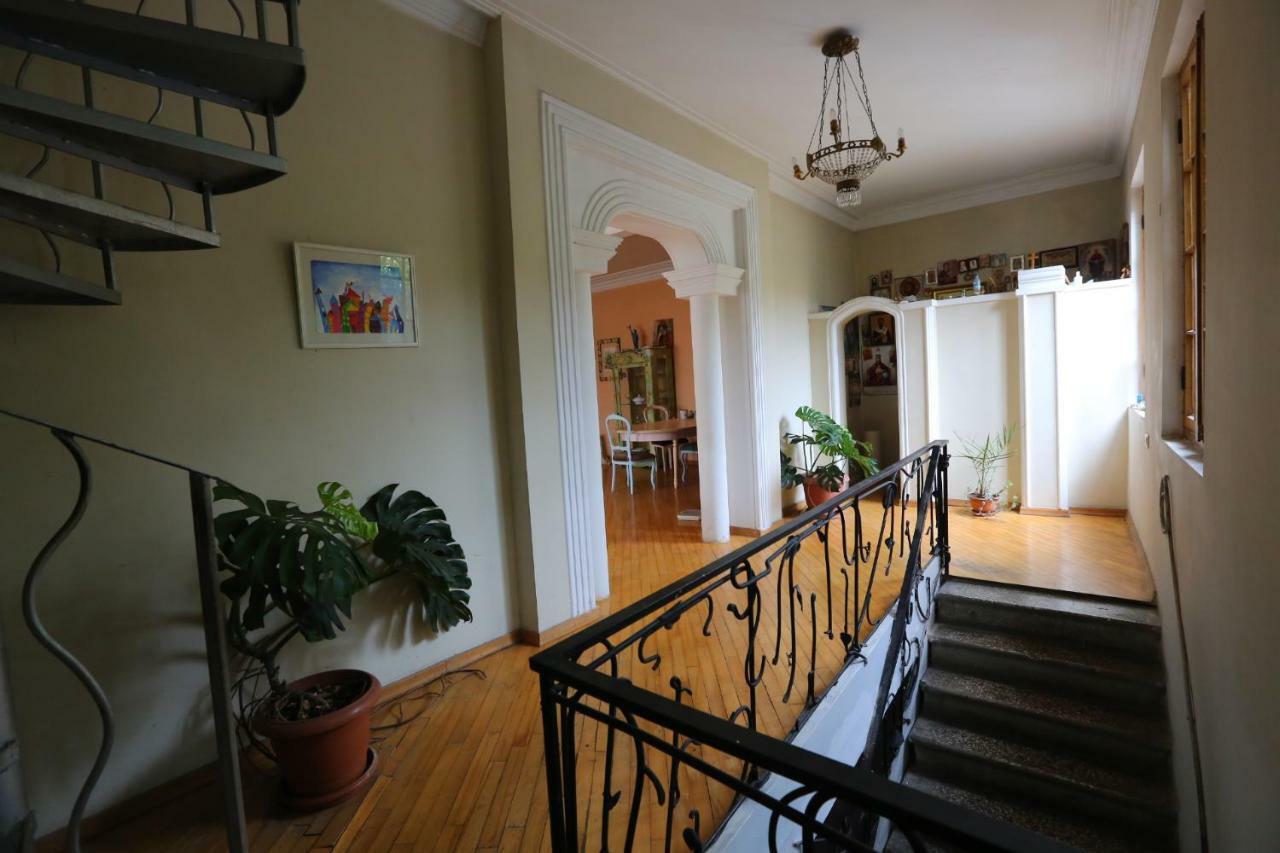 Guest House One Two Three Tbilisi Esterno foto