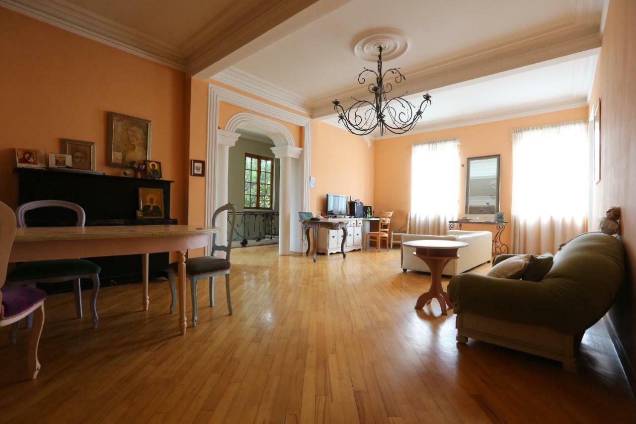 Guest House One Two Three Tbilisi Esterno foto